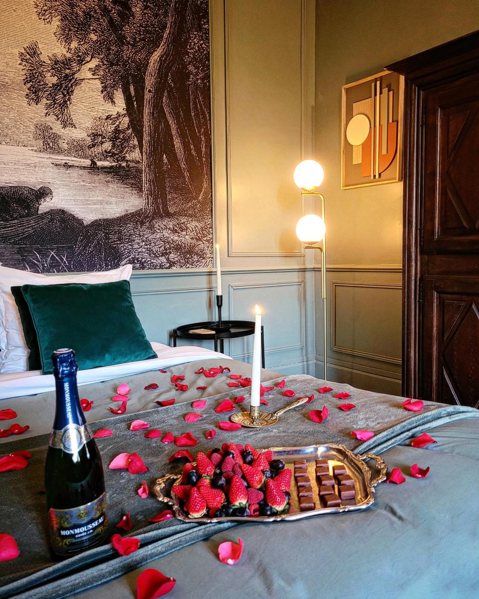 Domaine Le Clos De La Source -Jacuzzi - Petit Dejeuner Buffet - Atelier D'Art Montrichard Exterior foto